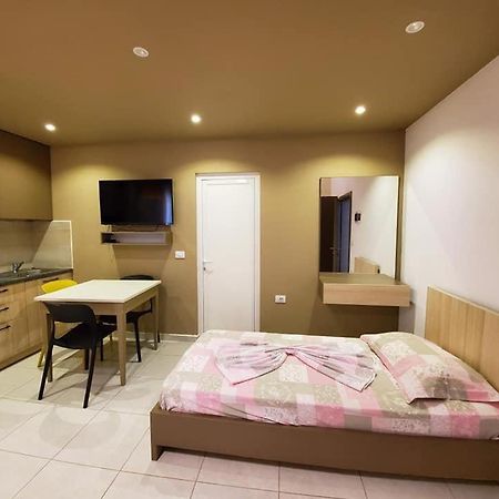 Eliona Apartments Sarande Exterior photo