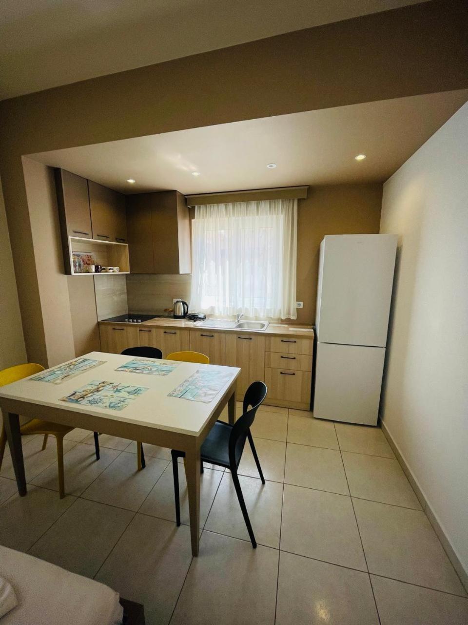 Eliona Apartments Sarande Exterior photo