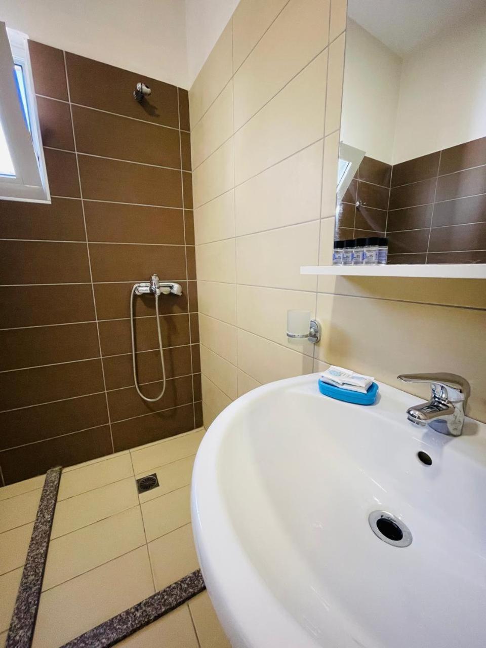 Eliona Apartments Sarande Exterior photo